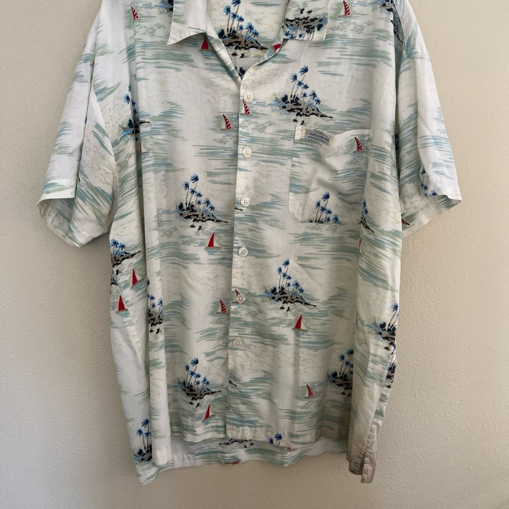Bubba Gump Casual Shirt‎ Mens XL White Blue Tropical Sailboat Aloha Button Up